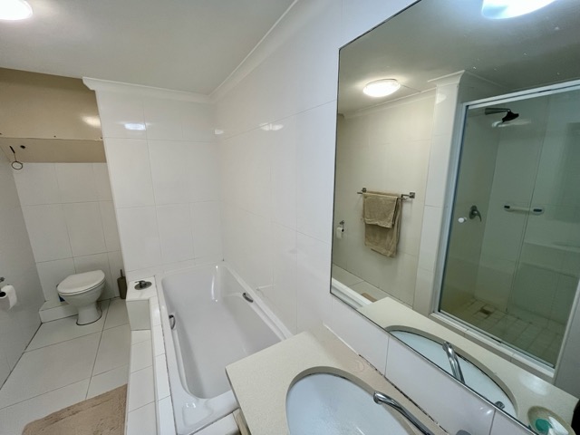 To Let 1 Bedroom Property for Rent in Green Point Western Cape